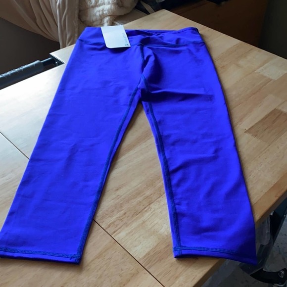 Fabletics Pants - FABLETICS NWT cropped leggings